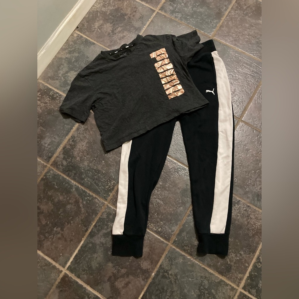 Puma Women’s Black Joggers and Grey Cropped T-Shirt Set. Size M